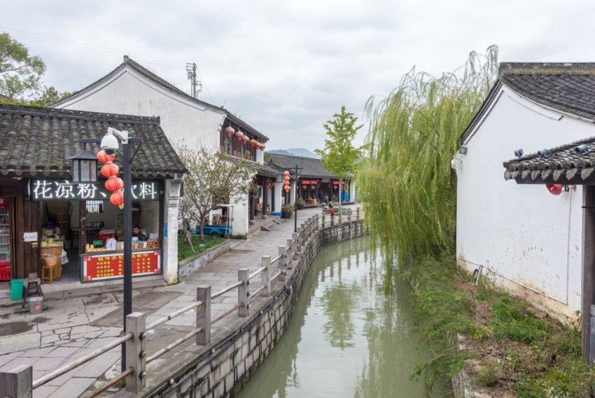 逃离拇指山地