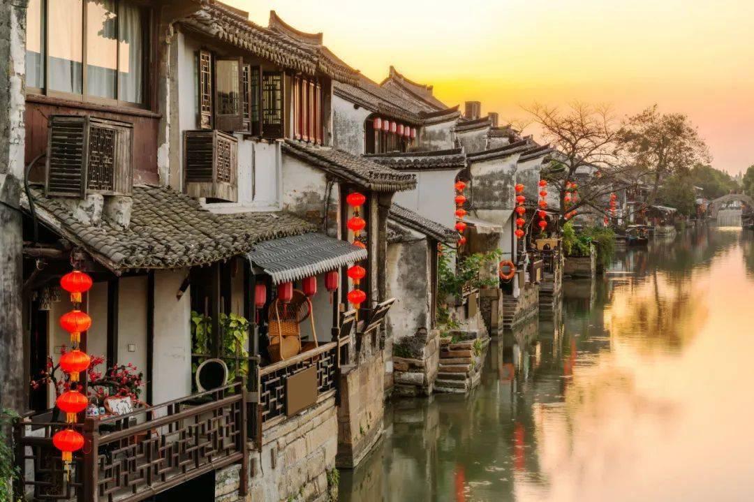 奔驰C级现优惠11万多,最低22万就能买,难怪12月销量比宝马3系高